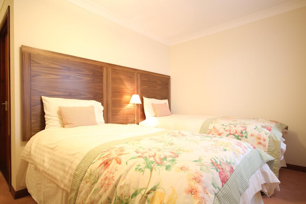 Strathburn Hotel Inverurie By Compass Hospitality ภายนอก รูปภาพ