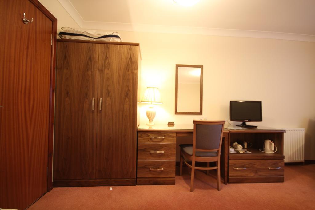 Strathburn Hotel Inverurie By Compass Hospitality ภายนอก รูปภาพ