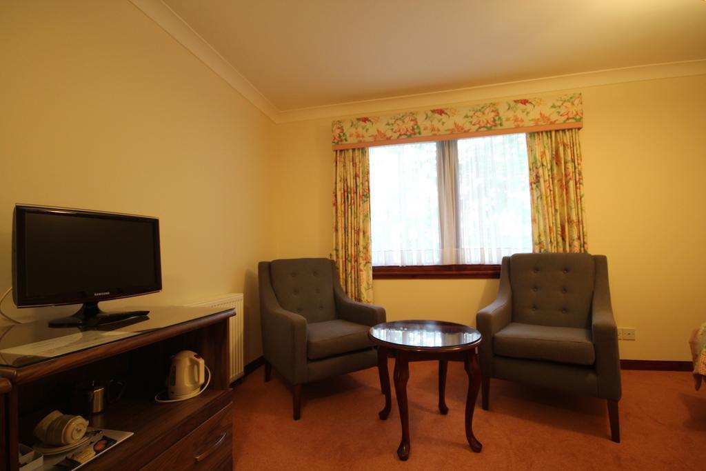 Strathburn Hotel Inverurie By Compass Hospitality ภายนอก รูปภาพ