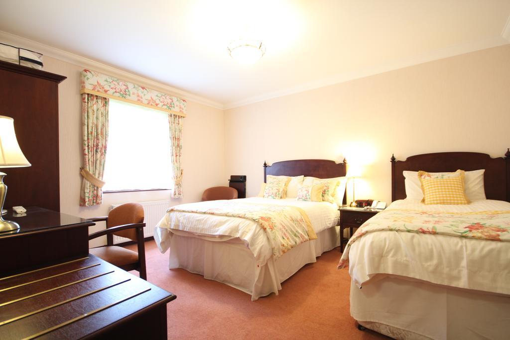 Strathburn Hotel Inverurie By Compass Hospitality ภายนอก รูปภาพ