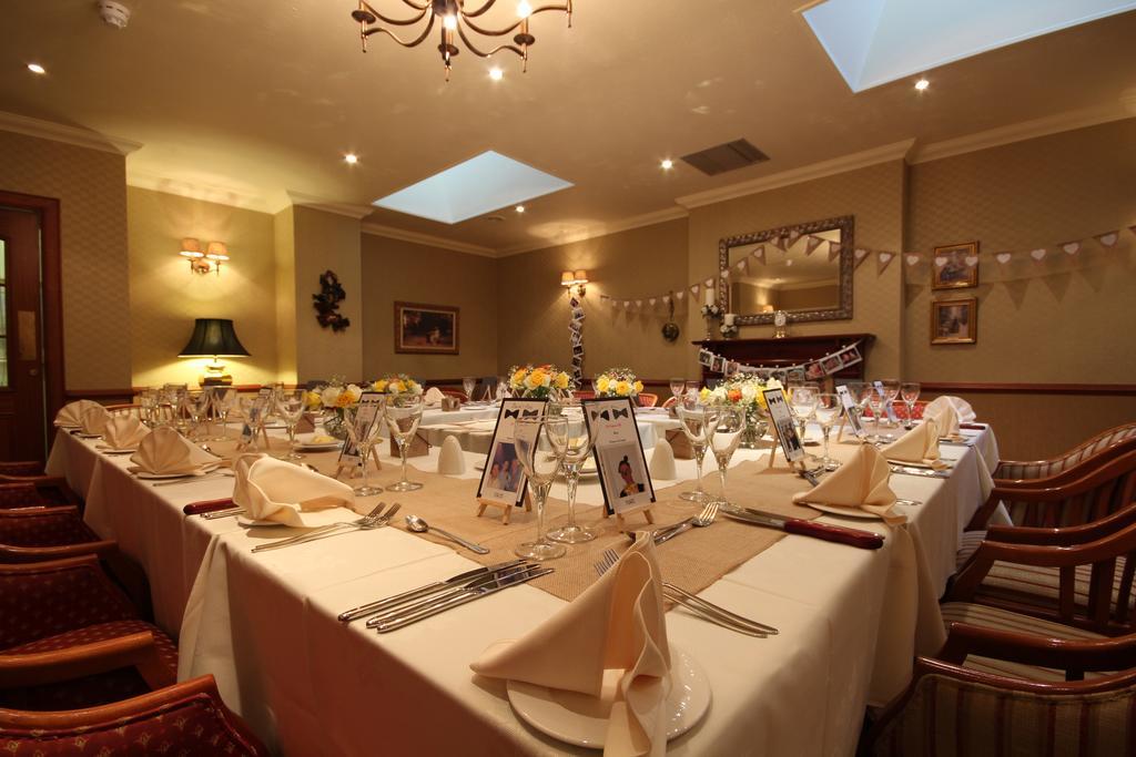 Strathburn Hotel Inverurie By Compass Hospitality ภายนอก รูปภาพ