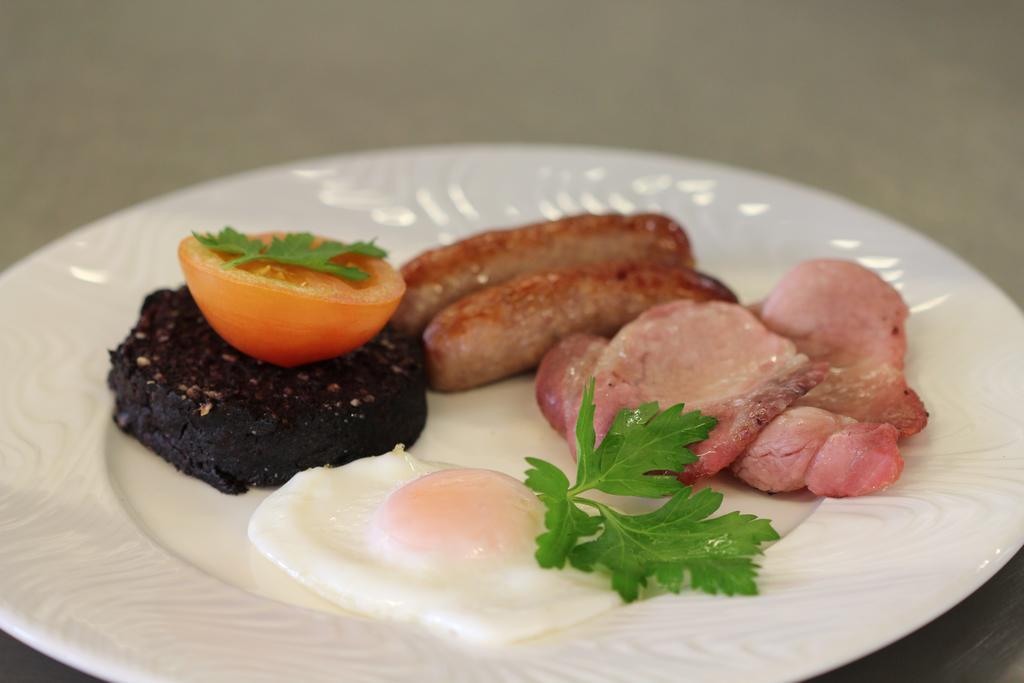 Strathburn Hotel Inverurie By Compass Hospitality ภายนอก รูปภาพ