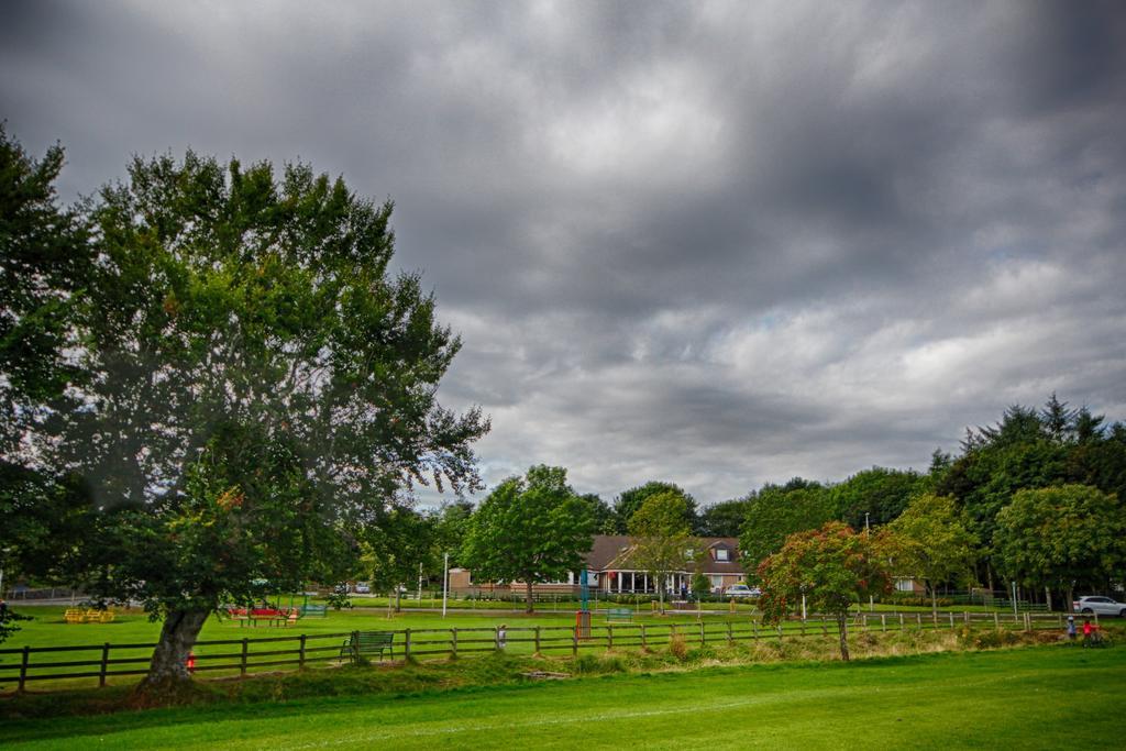 Strathburn Hotel Inverurie By Compass Hospitality ภายนอก รูปภาพ