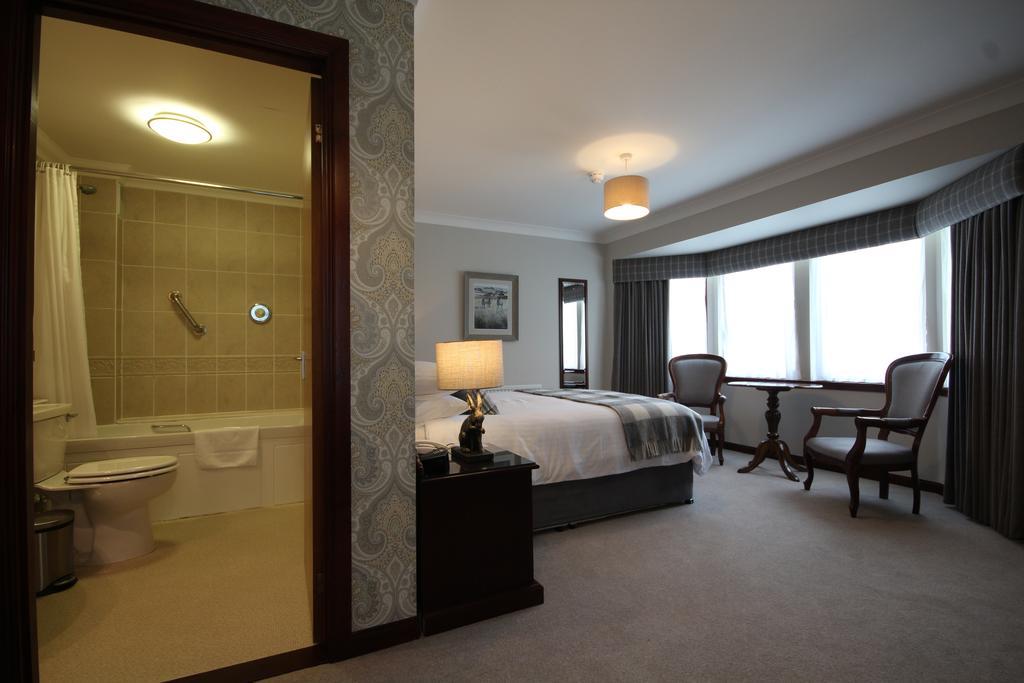 Strathburn Hotel Inverurie By Compass Hospitality ภายนอก รูปภาพ