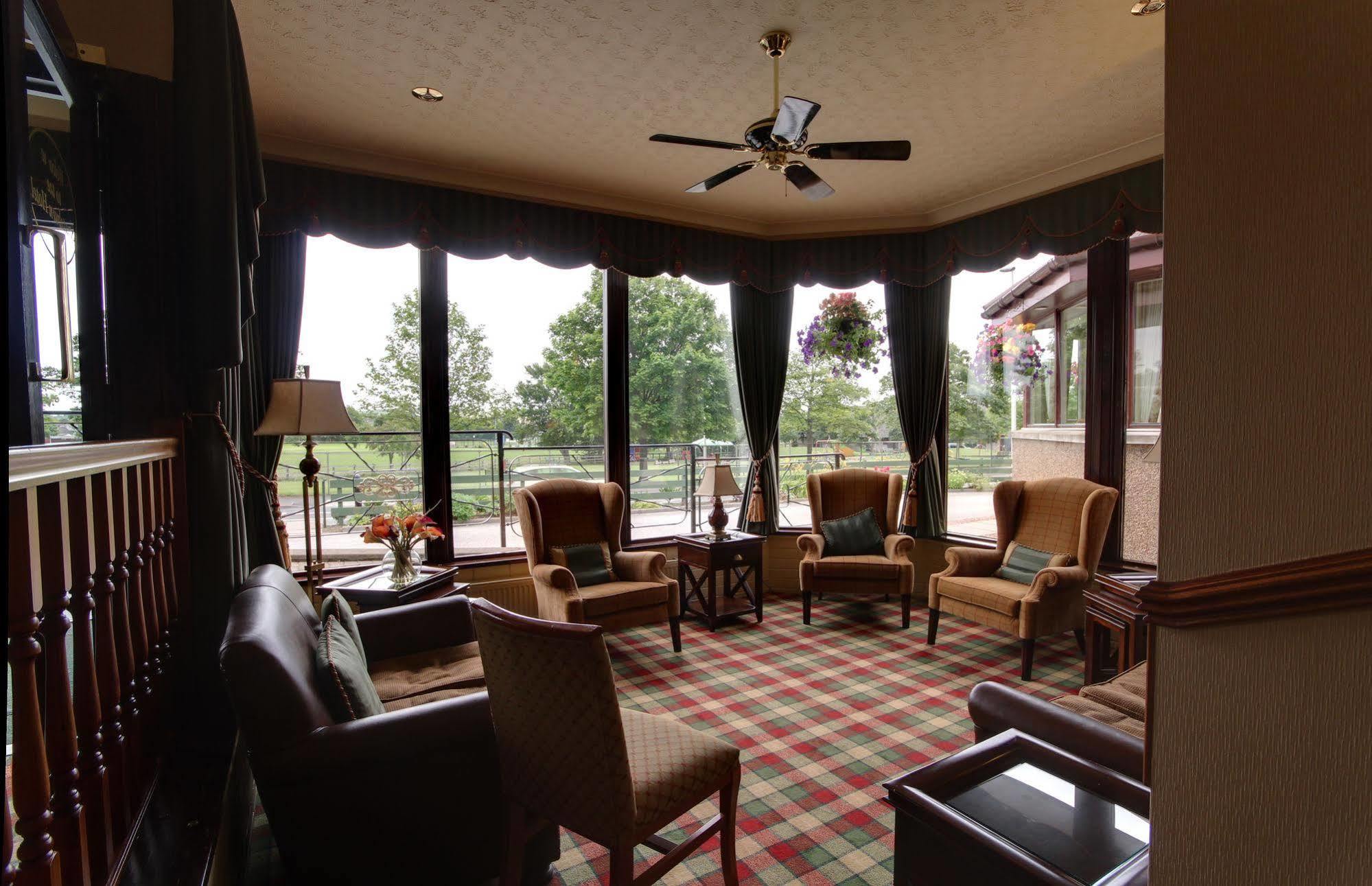 Strathburn Hotel Inverurie By Compass Hospitality ภายนอก รูปภาพ