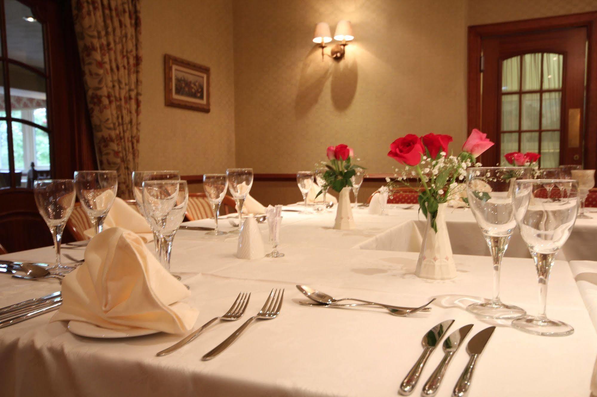 Strathburn Hotel Inverurie By Compass Hospitality ภายนอก รูปภาพ