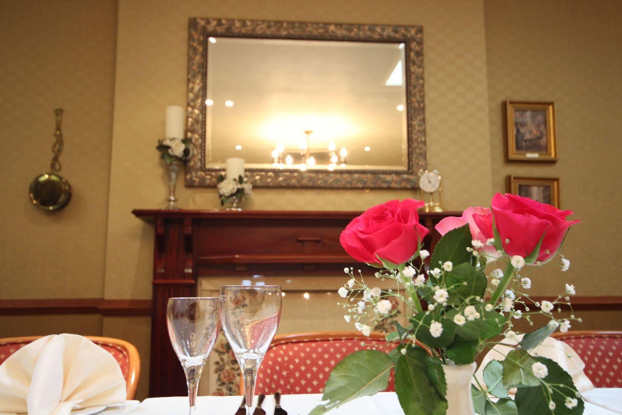 Strathburn Hotel Inverurie By Compass Hospitality ภายนอก รูปภาพ