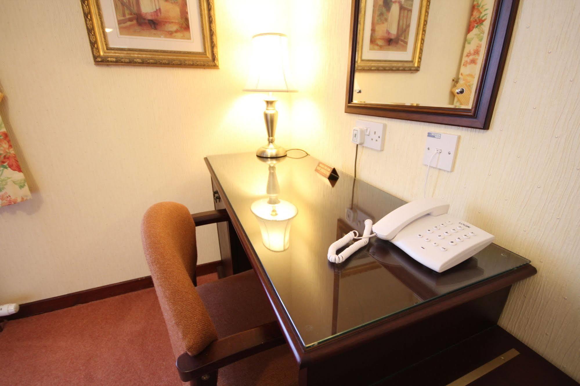 Strathburn Hotel Inverurie By Compass Hospitality ภายนอก รูปภาพ