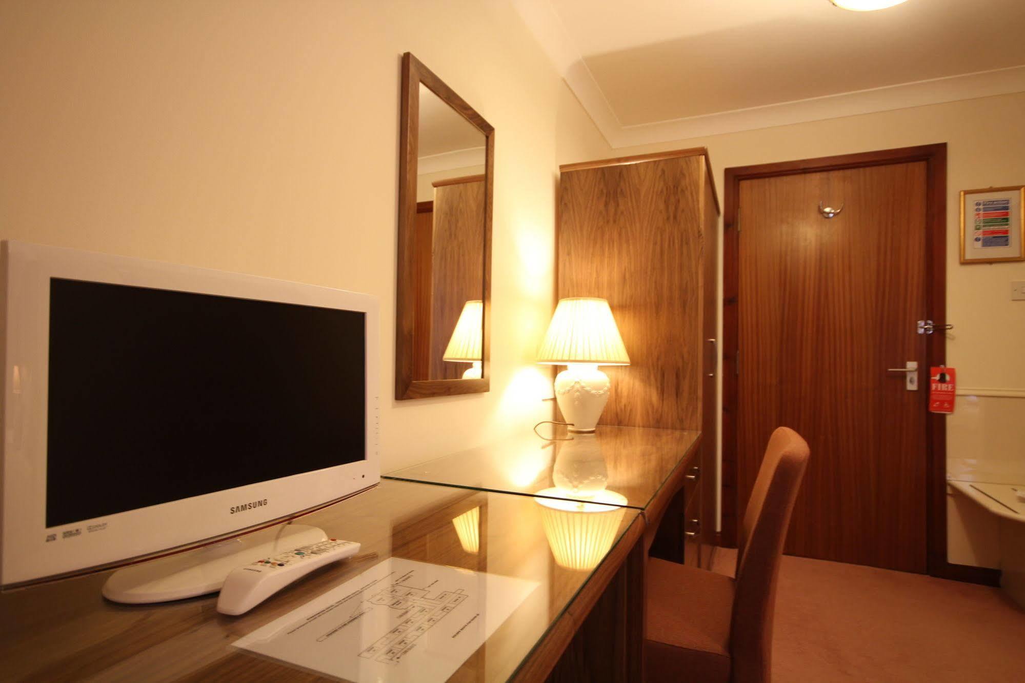 Strathburn Hotel Inverurie By Compass Hospitality ภายนอก รูปภาพ