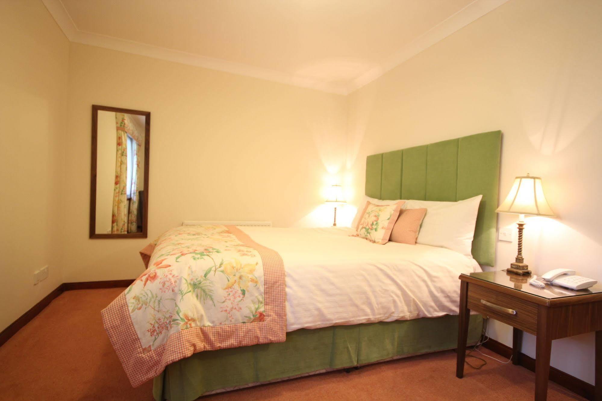 Strathburn Hotel Inverurie By Compass Hospitality ภายนอก รูปภาพ
