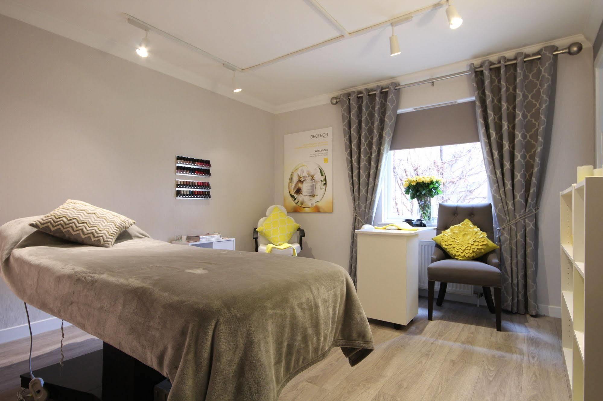 Strathburn Hotel Inverurie By Compass Hospitality ภายนอก รูปภาพ